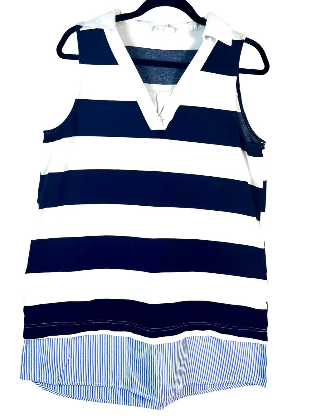 Entro Sleeveless Navy and White Striped V-Neck Layered Top size L